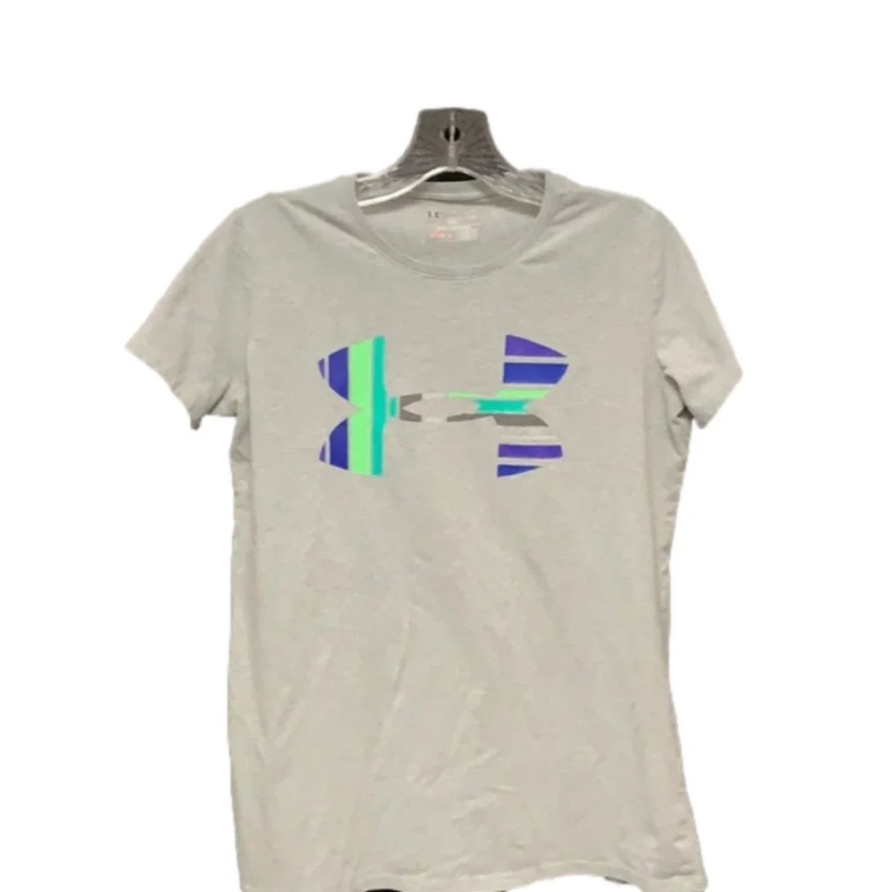 UNDER Armour T-shirt